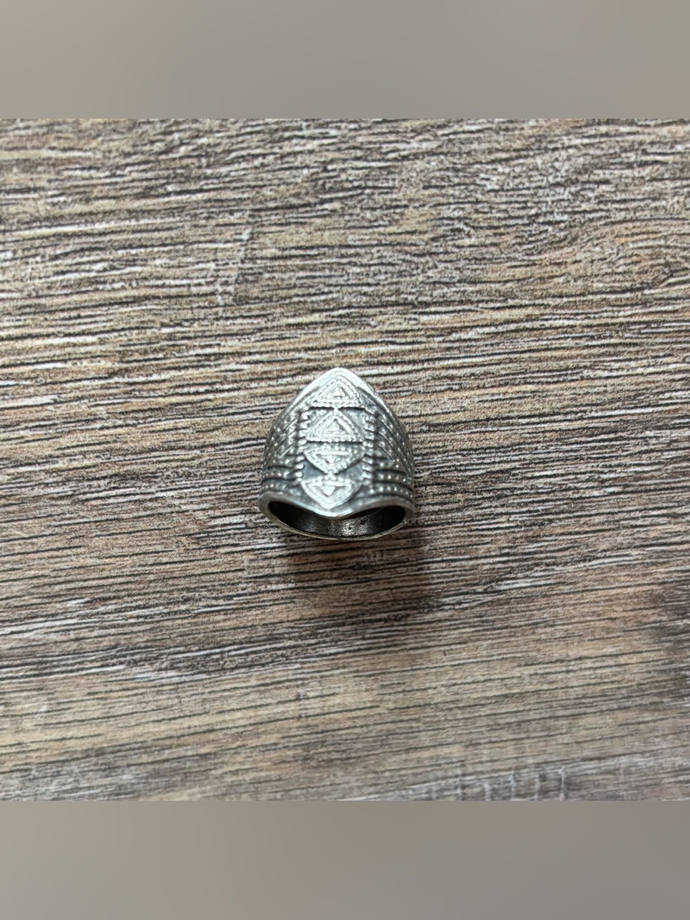 Silver-toned women’s size 7.5 engraved geometric tribal pattern shield ring